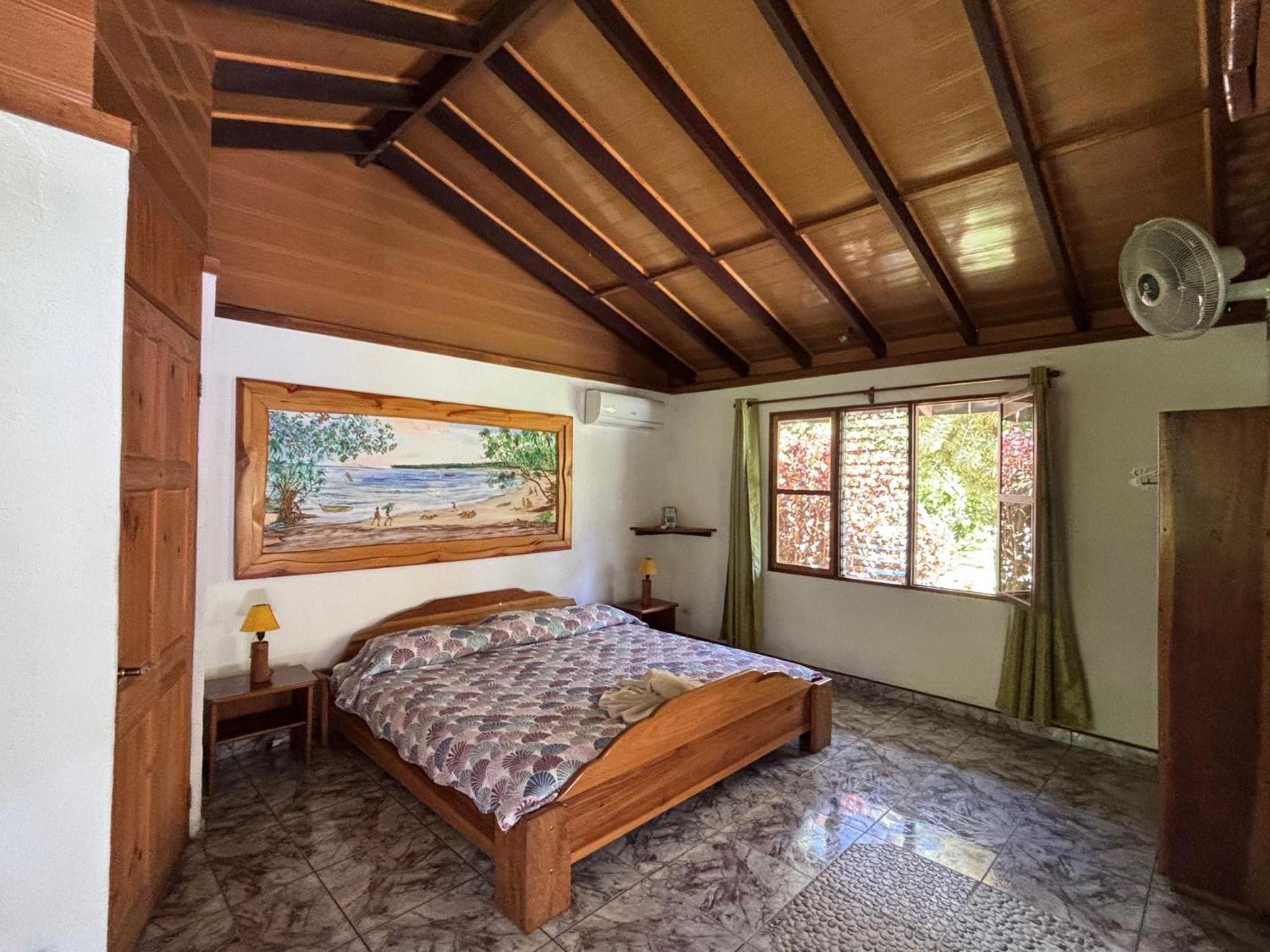 Hotel Suizo Loco Lodge & Resort Cahuita Buitenkant foto