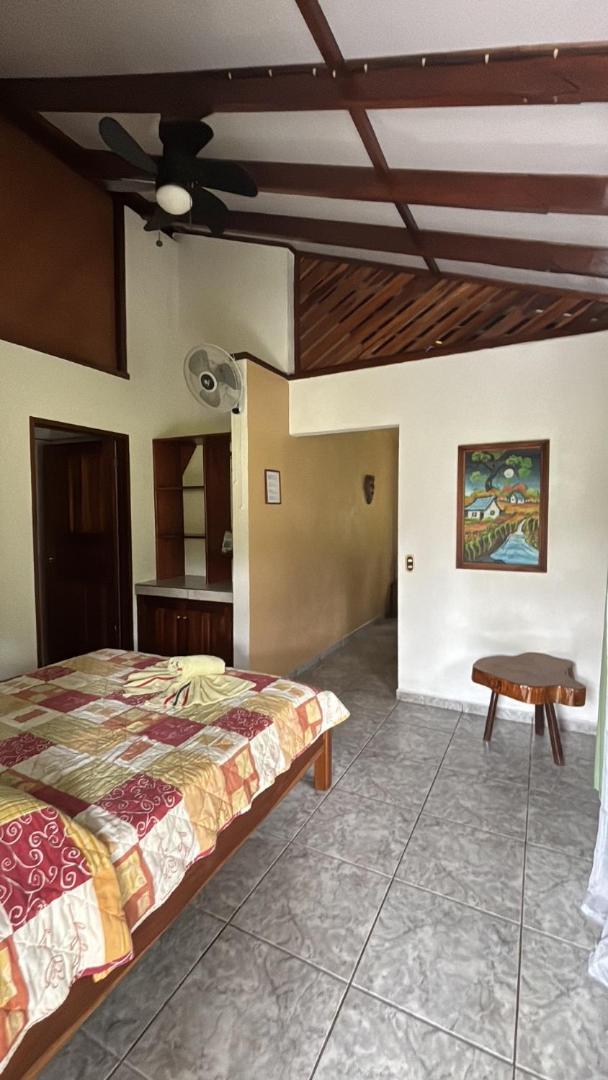 Hotel Suizo Loco Lodge & Resort Cahuita Buitenkant foto